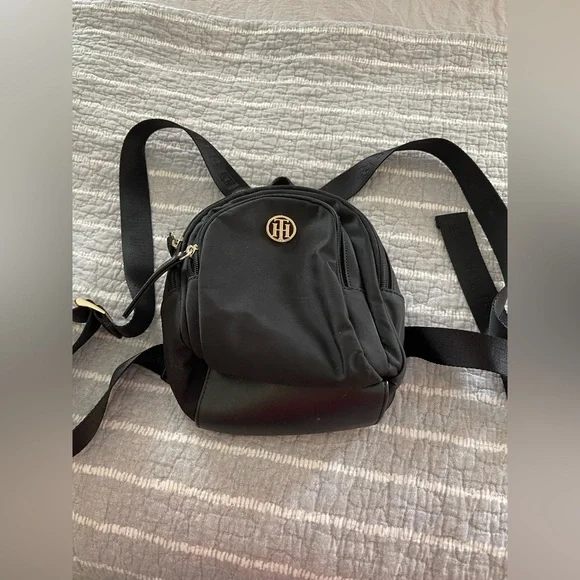 Tommy Hilfiger Mini Backpack Purse Gold Logo Black Adjustable Strap Pockets - Picture 1 of 5